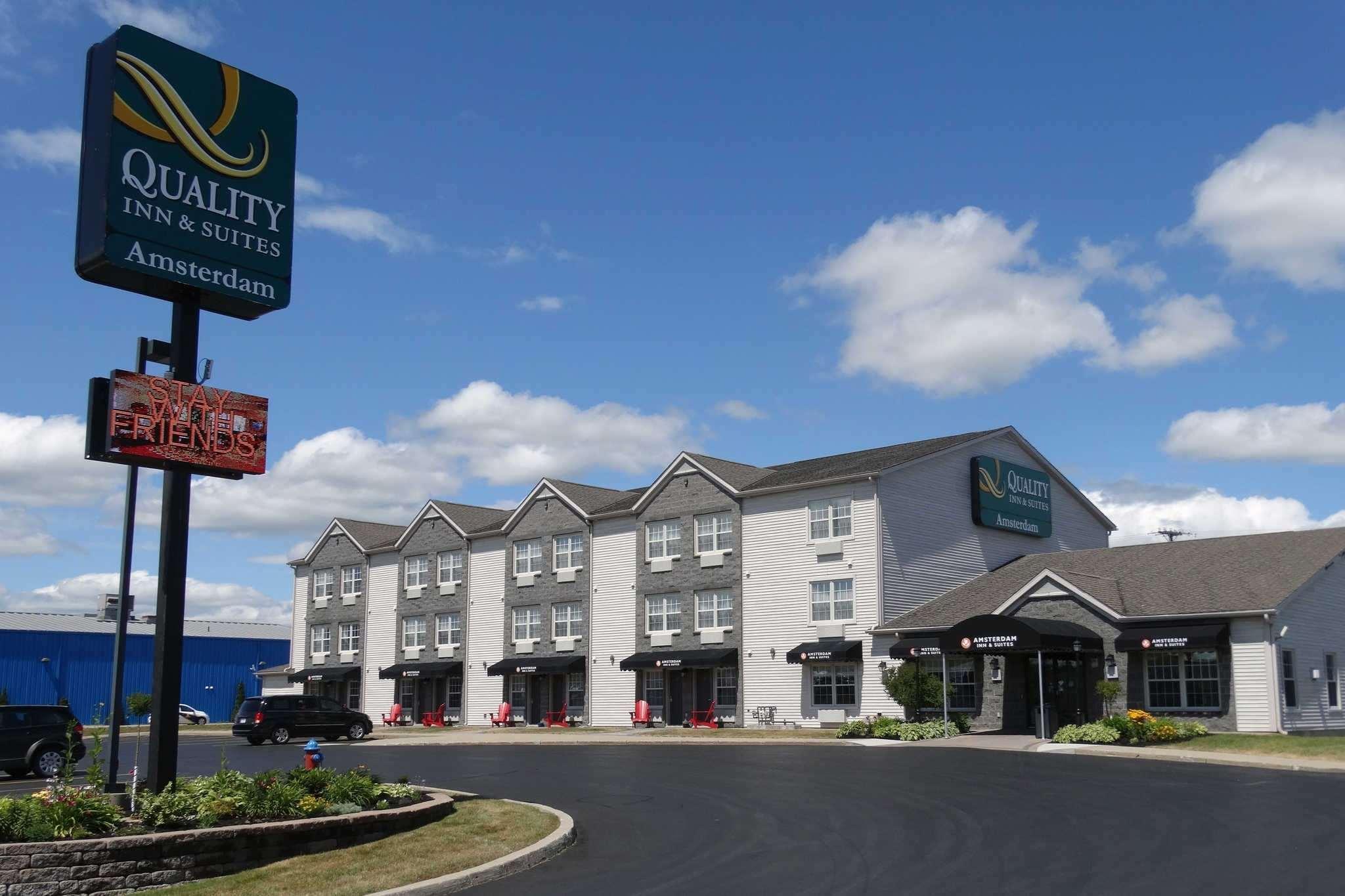 Quality Inn & Suites Amsterdam Фредериктън Екстериор снимка