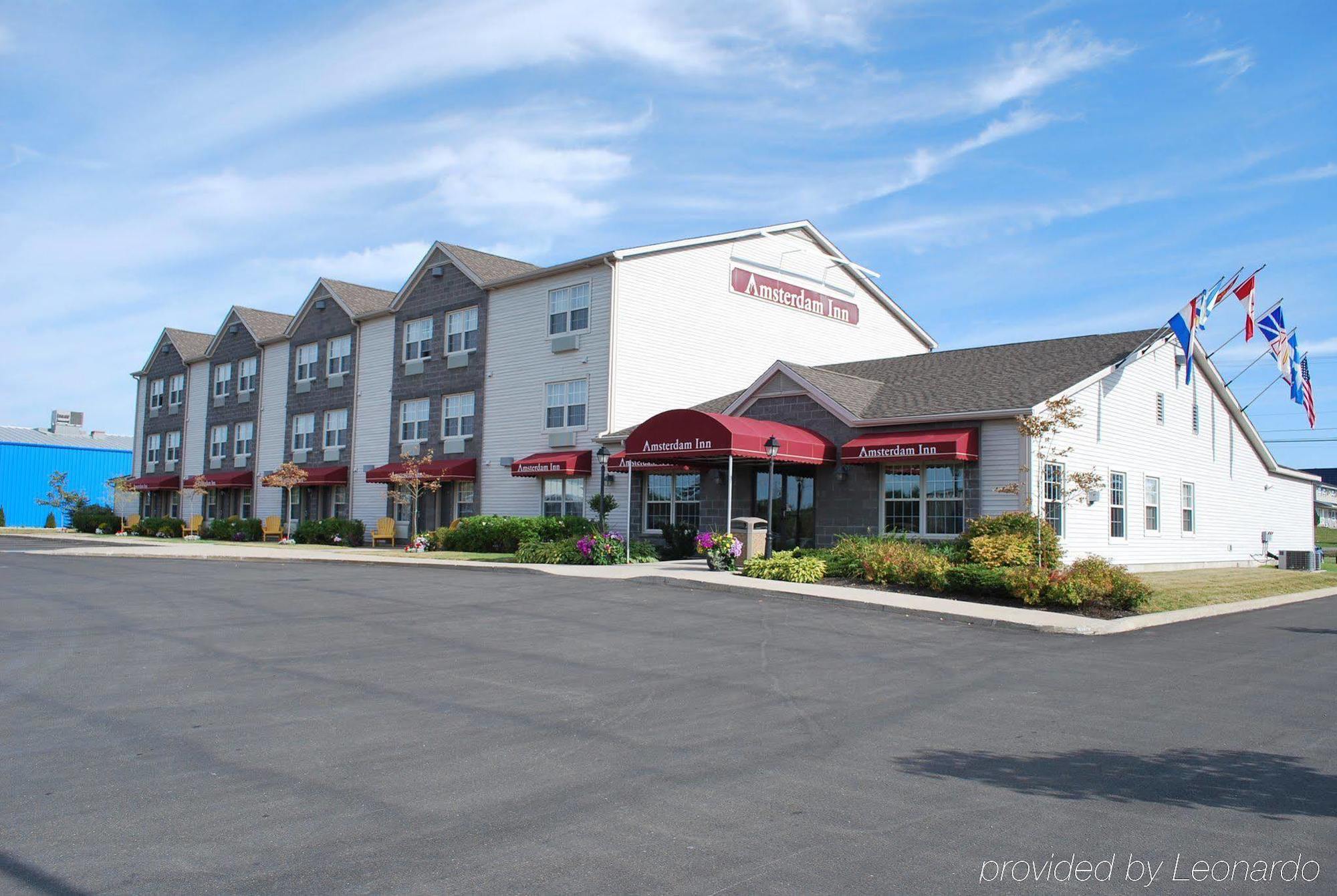 Quality Inn & Suites Amsterdam Фредериктън Екстериор снимка